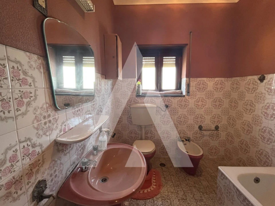 Moradia T4 para Venda em Lamas e Cercal Foto 7