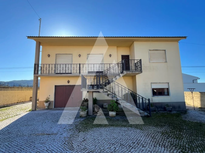 Moradia T4 para Venda em Lamas e Cercal Foto 2