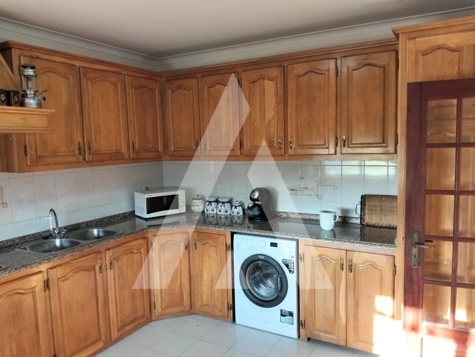 Moradia T3 para Venda em Chafe Foto 16