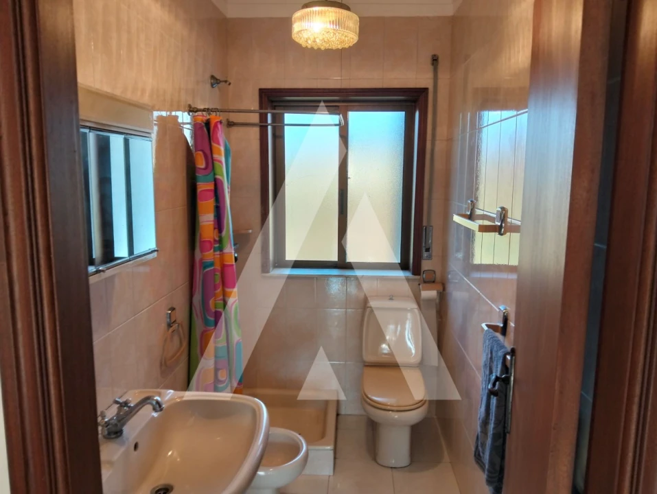 Moradia T3 para Venda em Chafe Foto 25