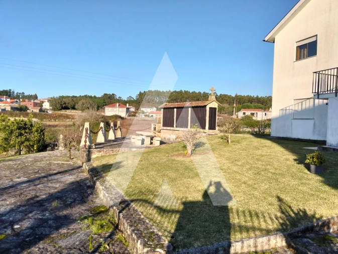 Moradia T3 para Venda em Chafe Foto 5