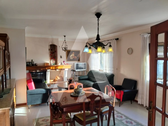 Moradia T3 para Venda em Chafe Foto 12