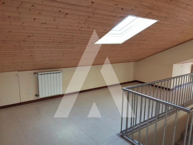 Moradia T3 para Venda em Chafe Foto 28