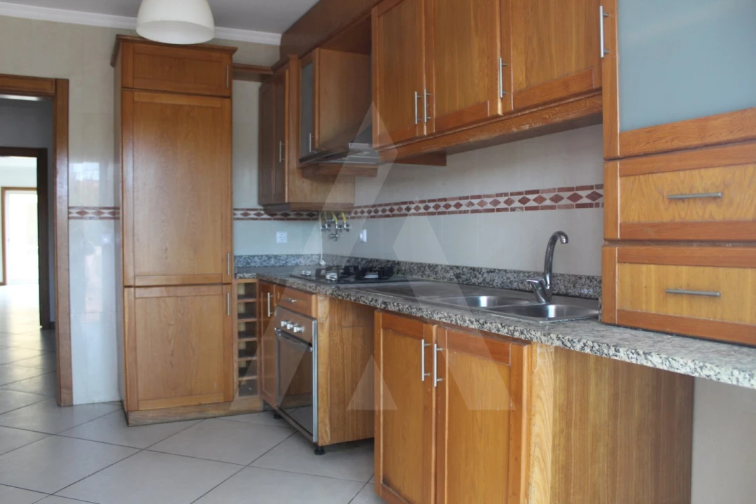 Moradia T4 para Arrendamento em Cacia Foto 5