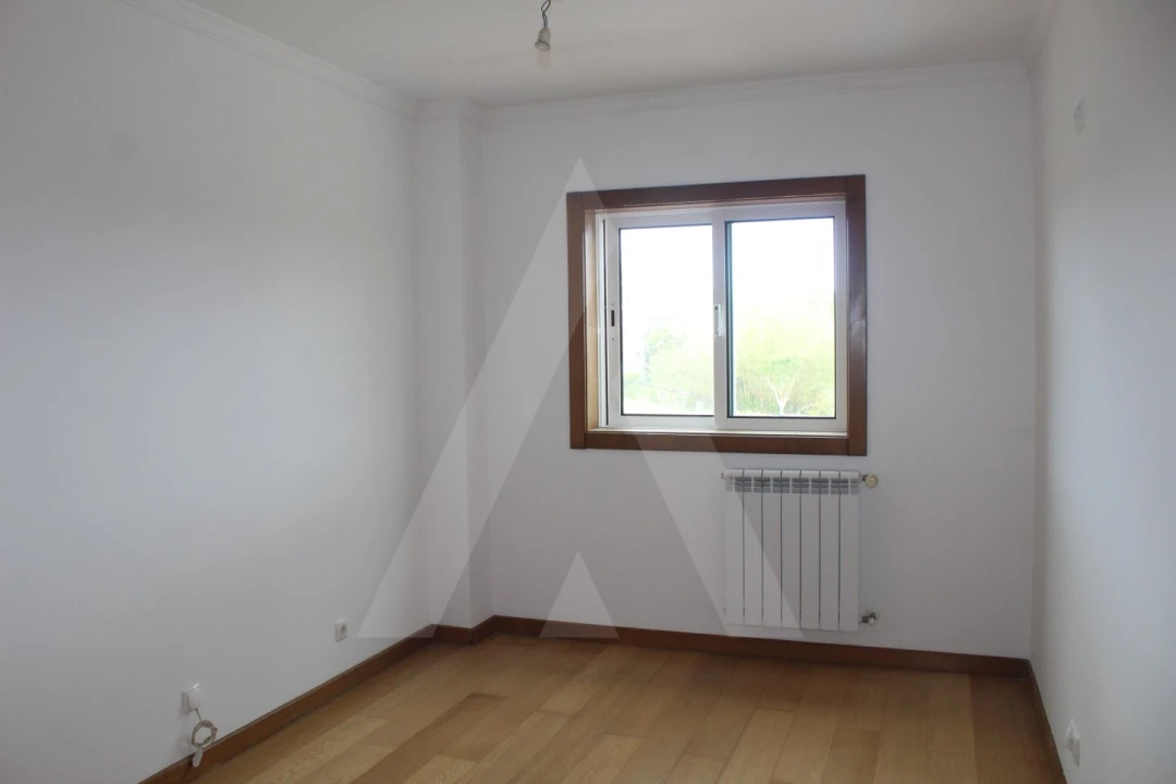 Moradia T4 para Arrendamento em Cacia Foto 14