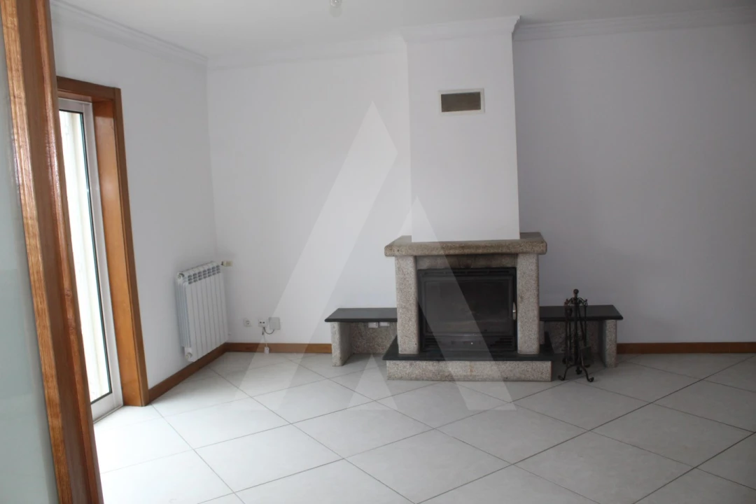 Moradia T4 para Arrendamento em Cacia Foto 9