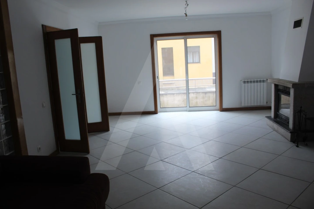 Moradia T4 para Arrendamento em Cacia Foto 11