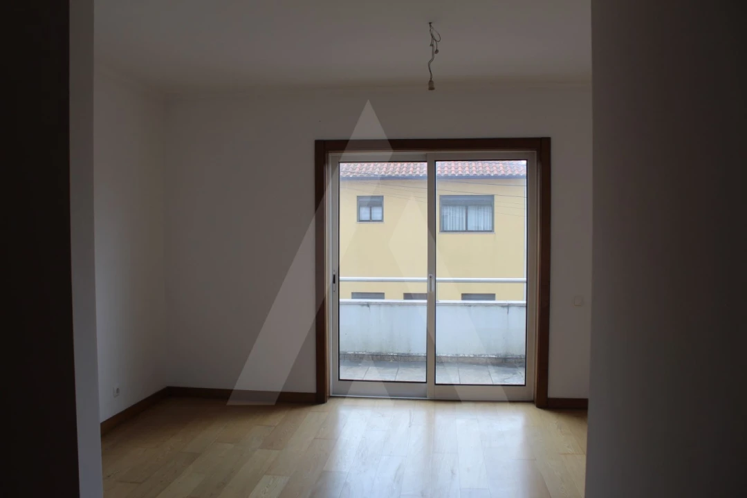 Moradia T4 para Arrendamento em Cacia Foto 22