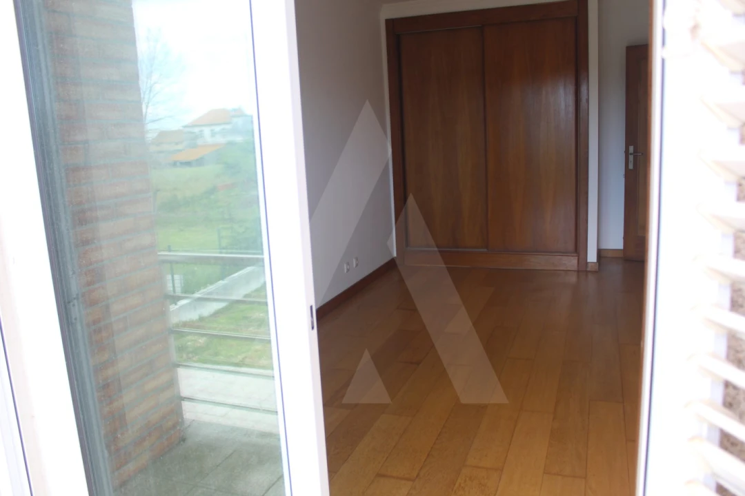 Moradia T4 para Arrendamento em Cacia Foto 31