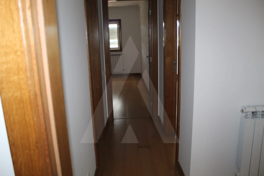 Moradia T4 para Arrendamento em Cacia Foto 35