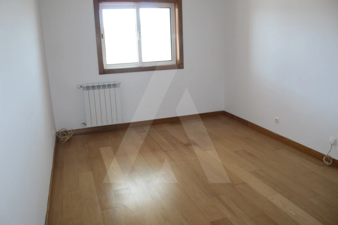 Moradia T4 para Arrendamento em Cacia Foto 13