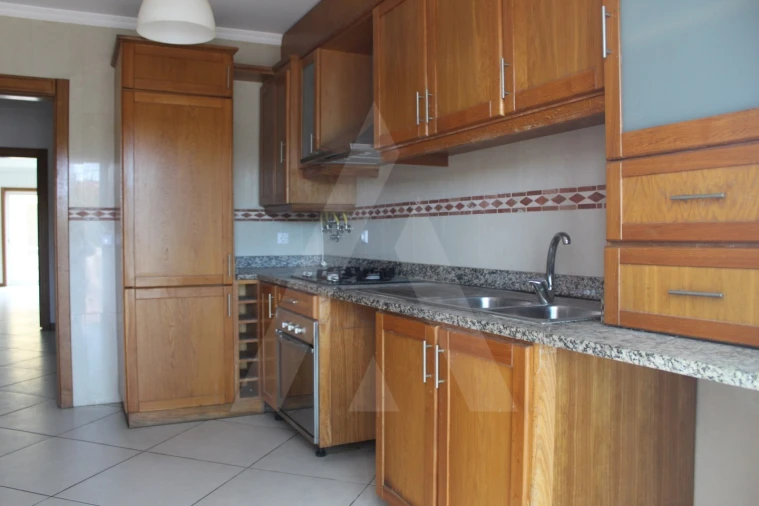 Moradia T4 para Arrendamento em Cacia Foto 5