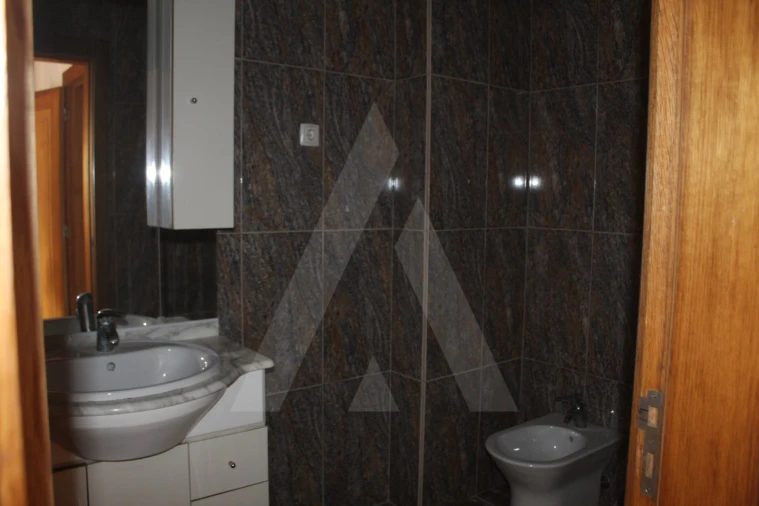 Moradia T4 para Arrendamento em Cacia Foto 15