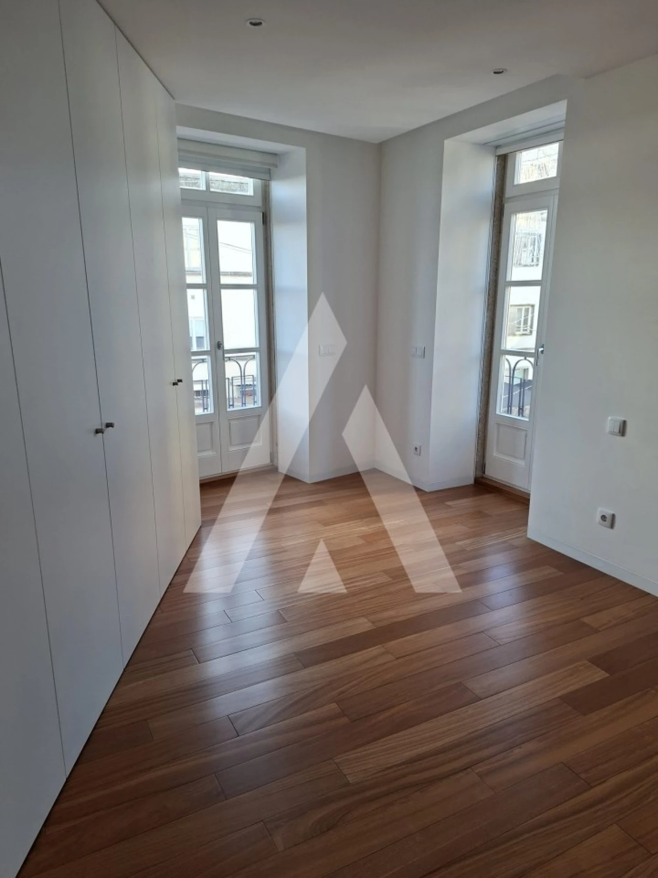 Apartamento T2 para Arrendamento em Santa Maria Maior e Monserrate e Meadela Foto 10