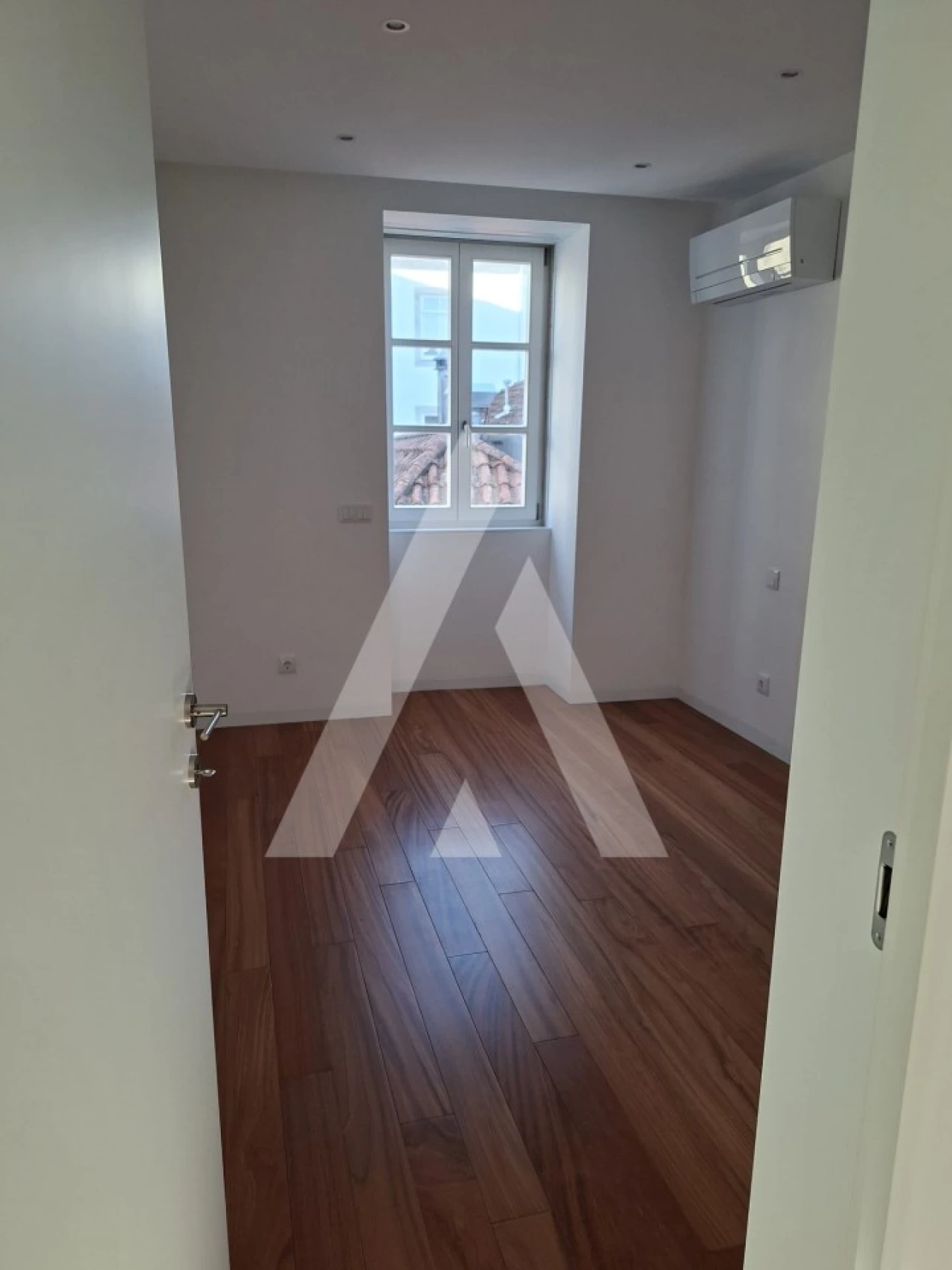 Apartamento T2 para Arrendamento em Santa Maria Maior e Monserrate e Meadela Foto 9