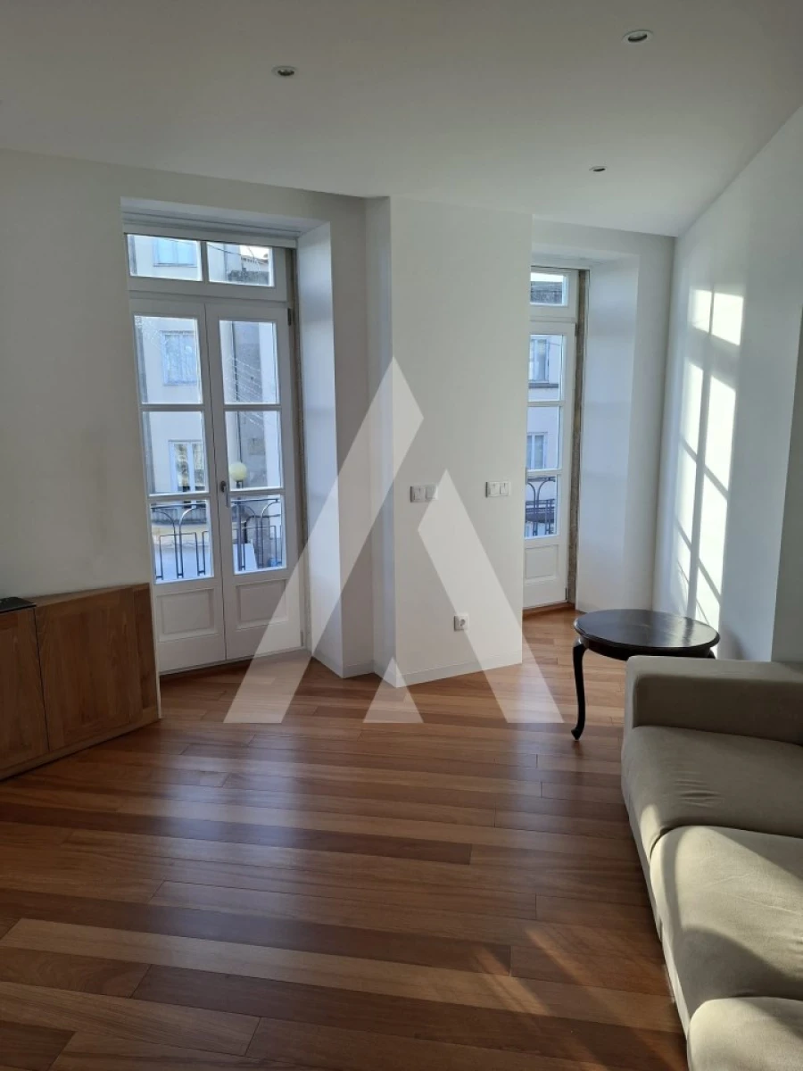 Apartamento T2 para Arrendamento em Santa Maria Maior e Monserrate e Meadela Foto 2