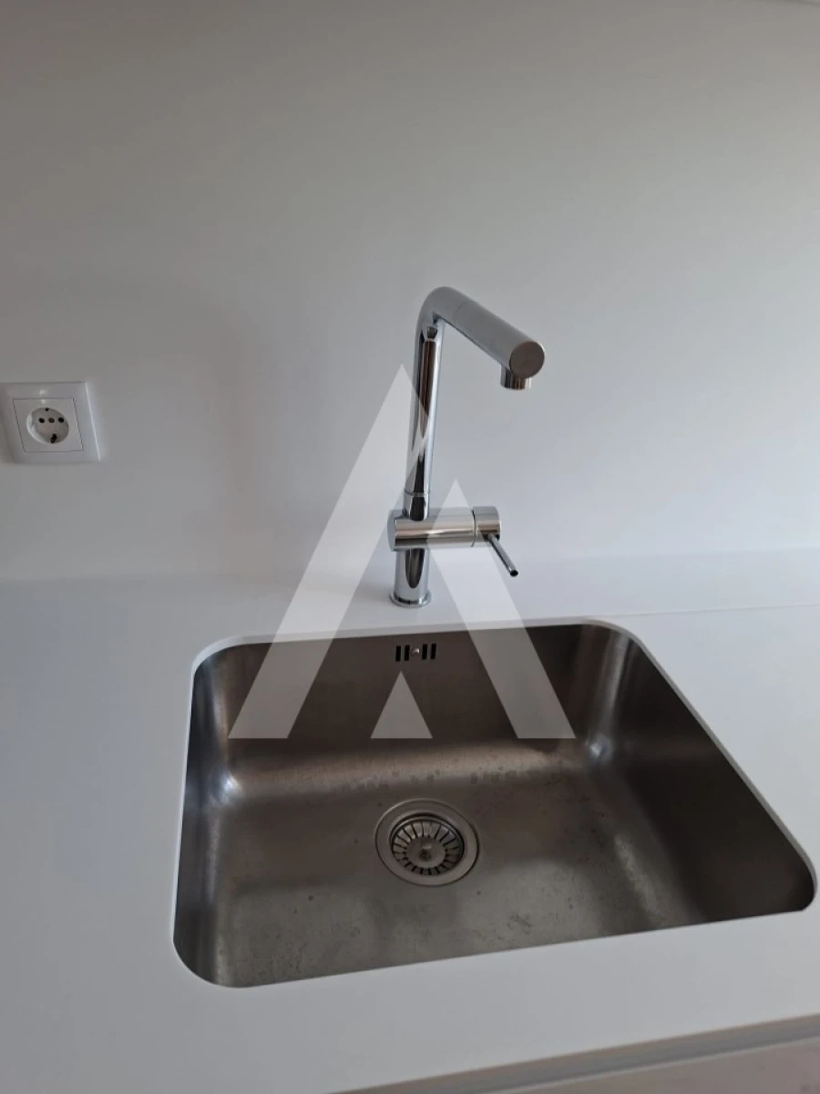 Apartamento T2 para Arrendamento em Santa Maria Maior e Monserrate e Meadela Foto 7