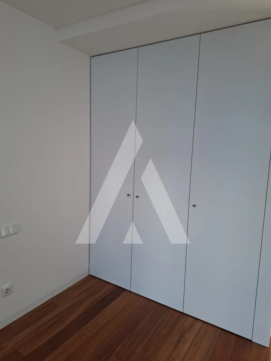 Apartamento T2 para Arrendamento em Santa Maria Maior e Monserrate e Meadela Foto 11