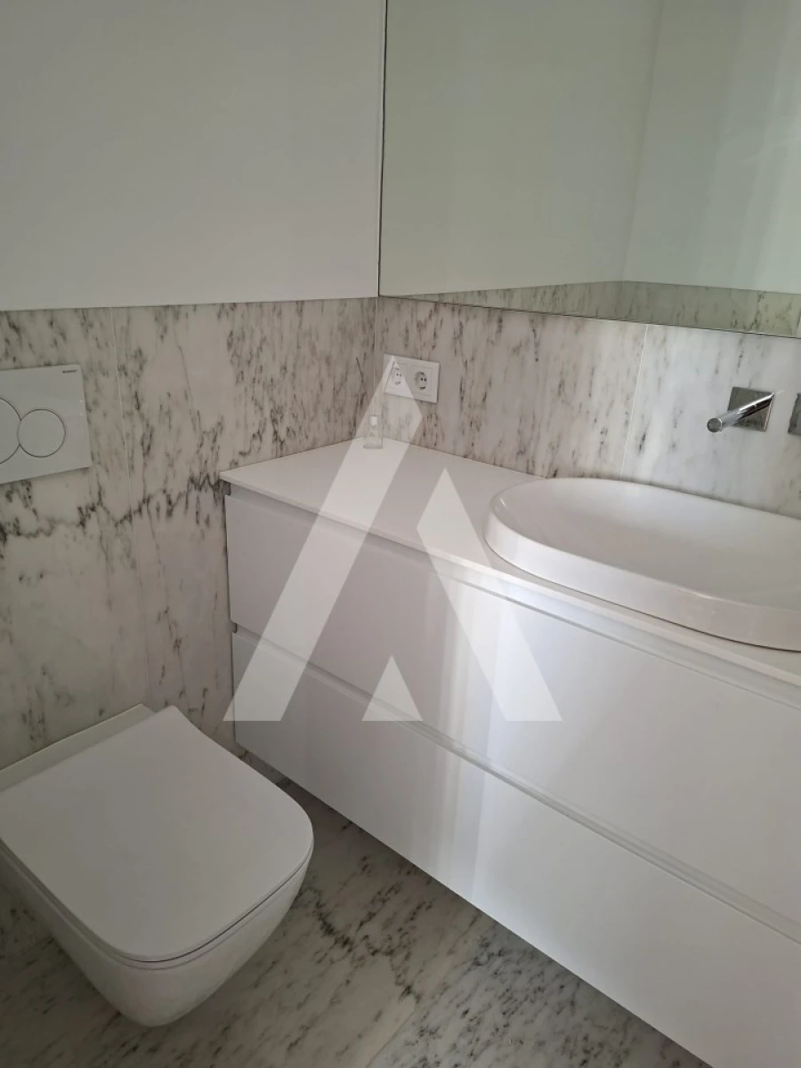 Apartamento T2 para Arrendamento em Santa Maria Maior e Monserrate e Meadela Foto 19
