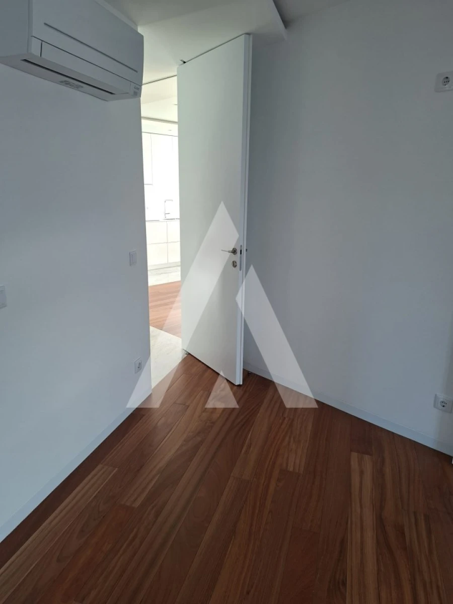 Apartamento T2 para Arrendamento em Santa Maria Maior e Monserrate e Meadela Foto 12