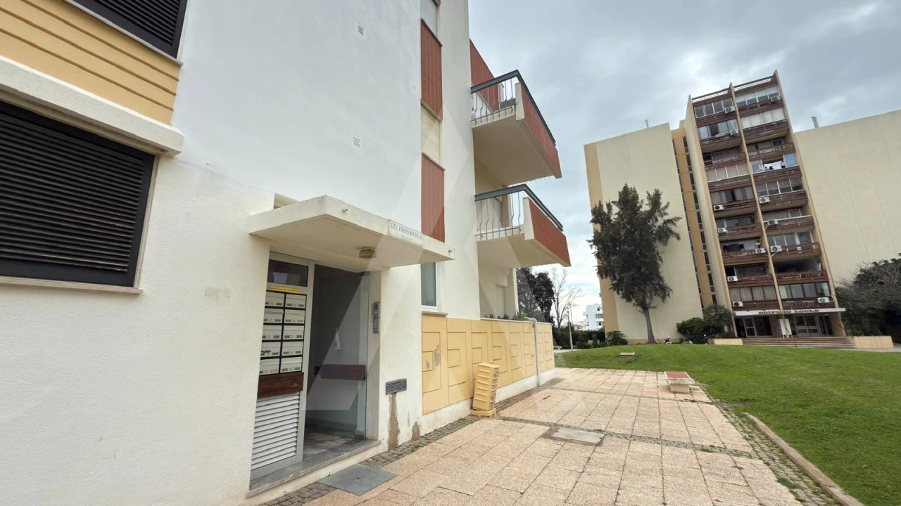 Apartamento T1 para Venda em Quarteira Foto 14