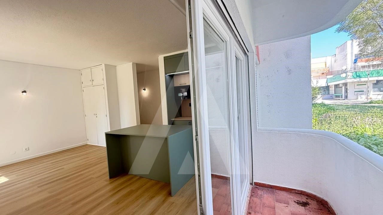 Apartamento T1 para Venda em Quarteira Foto 36