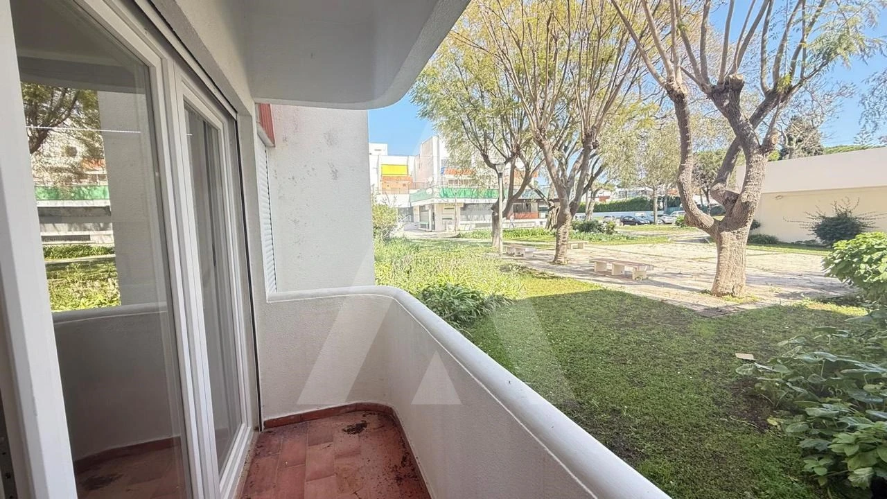 Apartamento T1 para Venda em Quarteira Foto 37