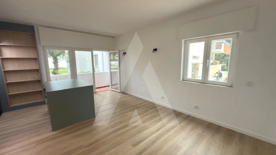 Apartamento T1 para Venda em Quarteira Foto 2