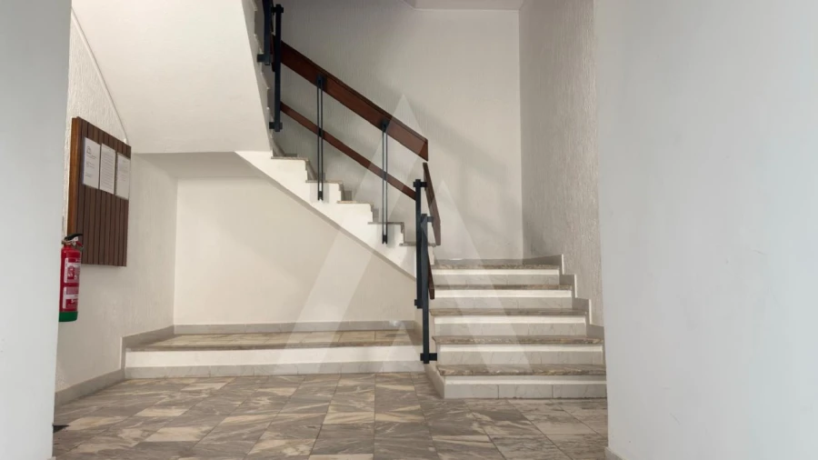 Apartamento T1 para Venda em Quarteira Foto 12