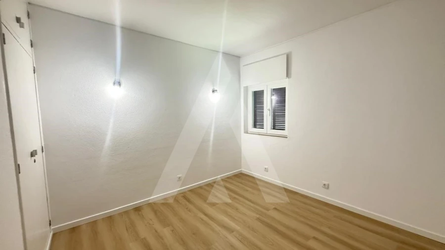 Apartamento T1 para Venda em Quarteira Foto 32