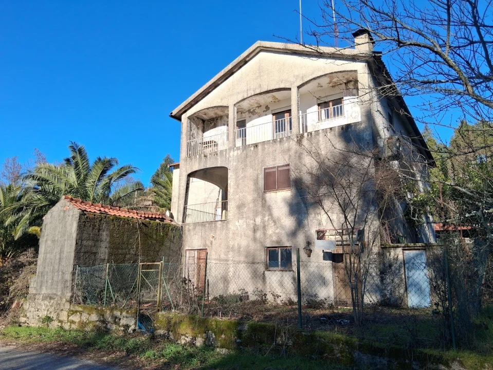 Moradia T5 para Venda em Arca e Varzielas Foto 1