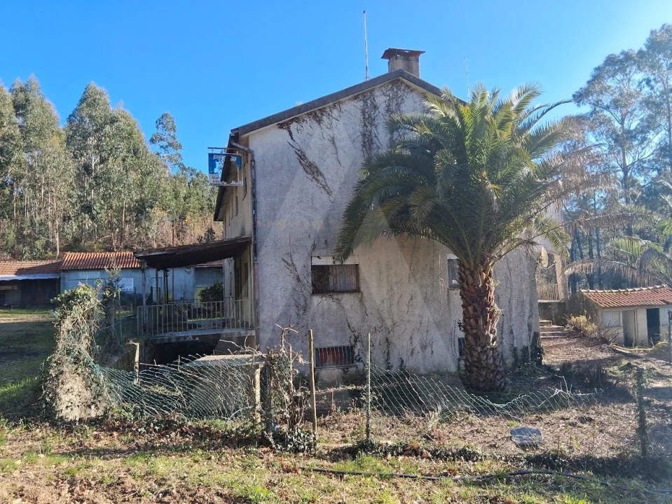 Moradia T5 para Venda em Arca e Varzielas Foto 4