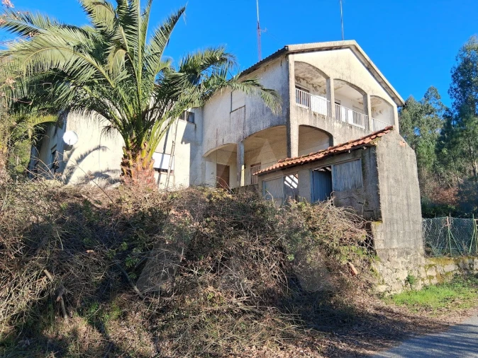 Moradia T5 para Venda em Arca e Varzielas Foto 3