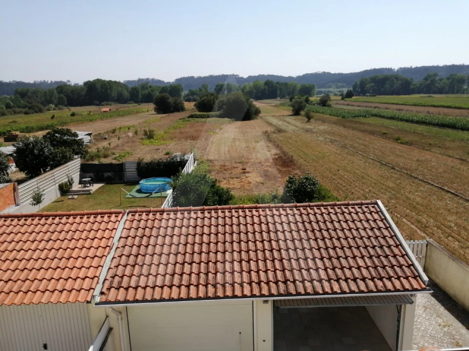 Apartamento T2 para Arrendamento em Fermentelos Foto 15