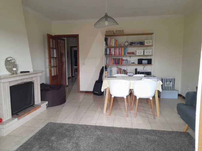 Apartamento T2 para Arrendamento em Fermentelos Foto 2