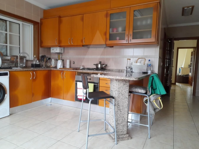 Apartamento T2 para Arrendamento em Fermentelos Foto 4