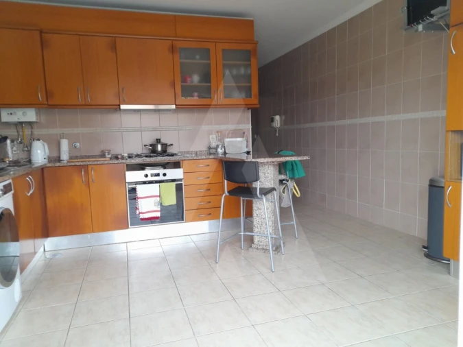 Apartamento T2 para Arrendamento em Fermentelos Foto 7
