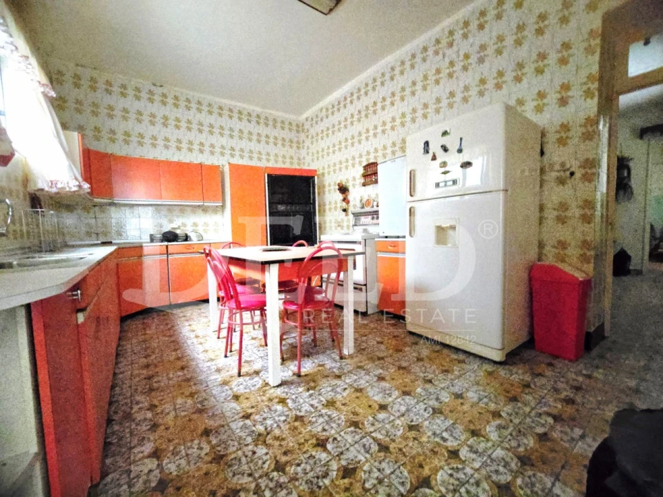 Moradia T6 para Venda em Estreito da Calheta Foto 31