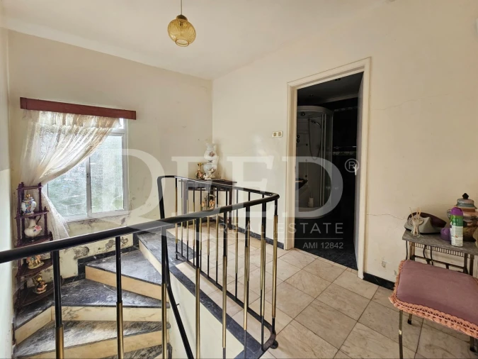 Moradia T6 para Venda em Estreito da Calheta Foto 14