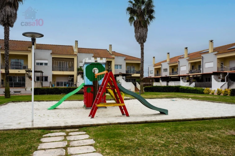 Moradia T3 para Venda em Samora Correia Foto 4