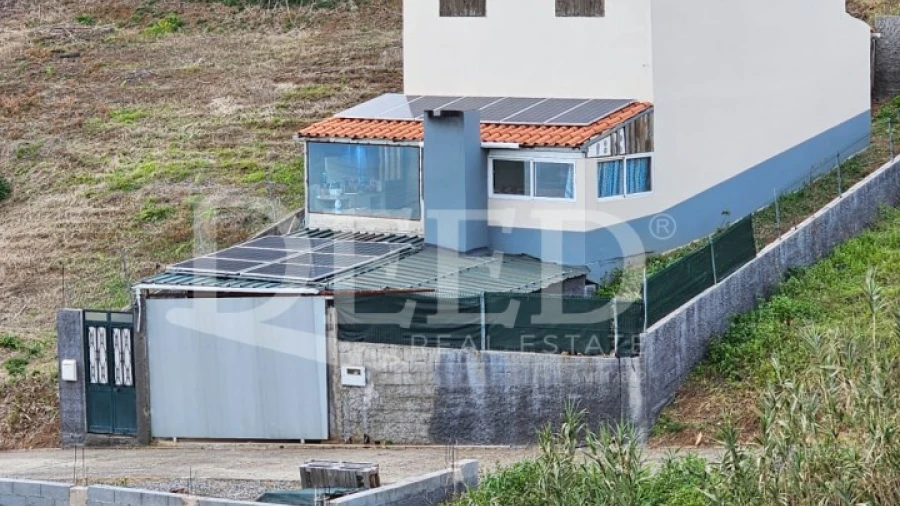 Armazém para Venda em Fajã da Ovelha