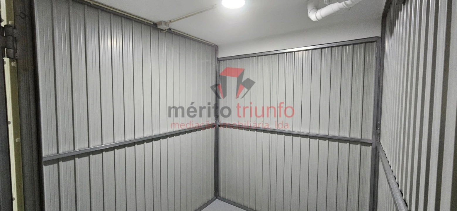 Armazém para Arrendamento em Vila das Aves Foto 2
