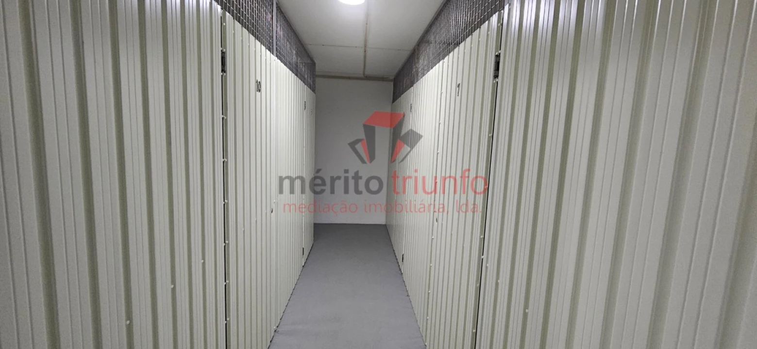 Armazém para Arrendamento em Vila das Aves Foto 5