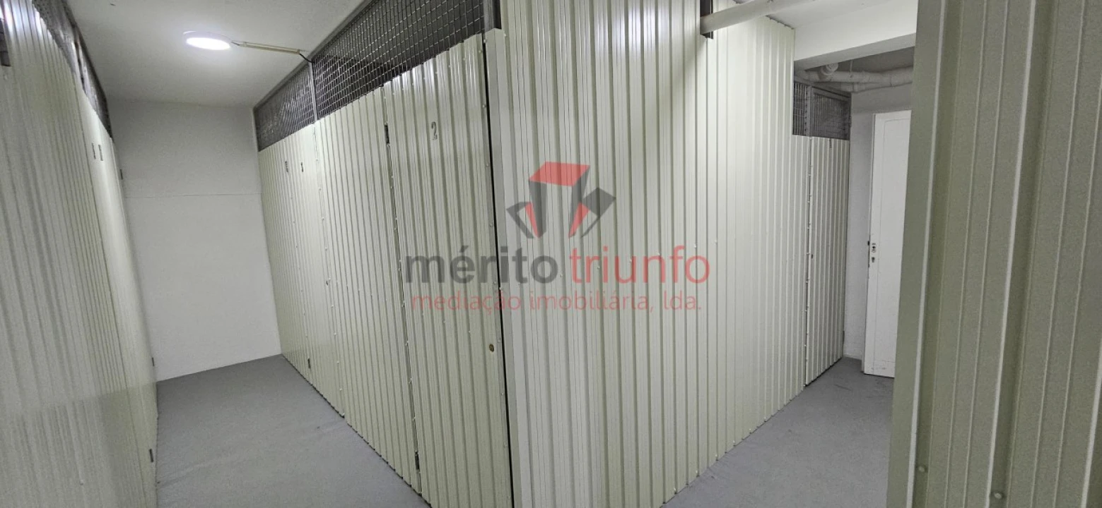 Armazém para Arrendamento em Vila das Aves Foto 10