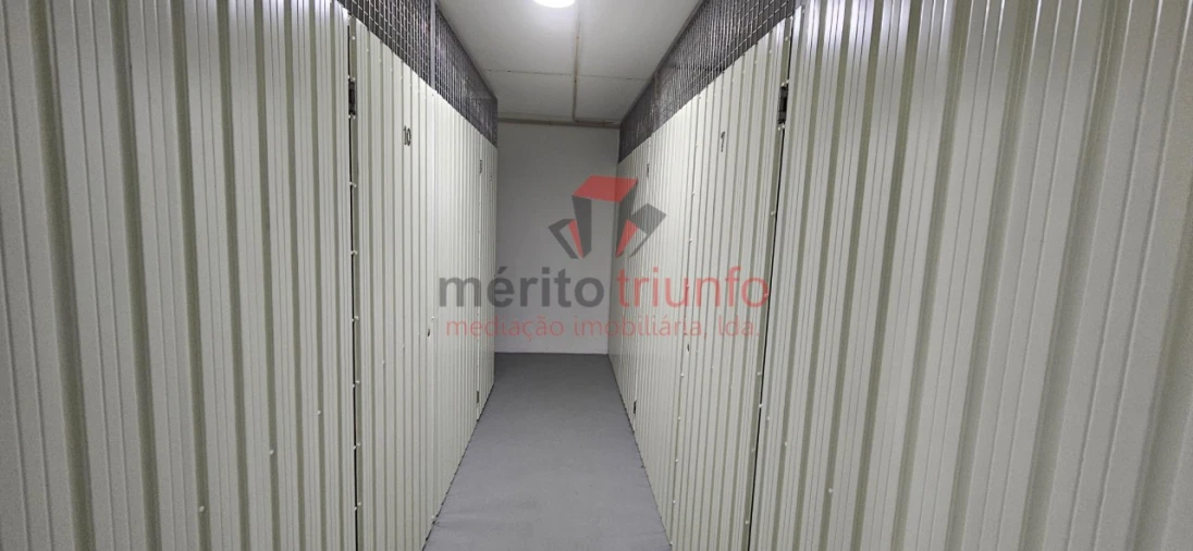 Armazém para Arrendamento em Vila das Aves Foto 5