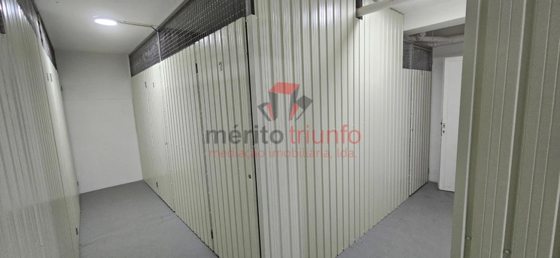 Armazém para Arrendamento em Vila das Aves Foto 10