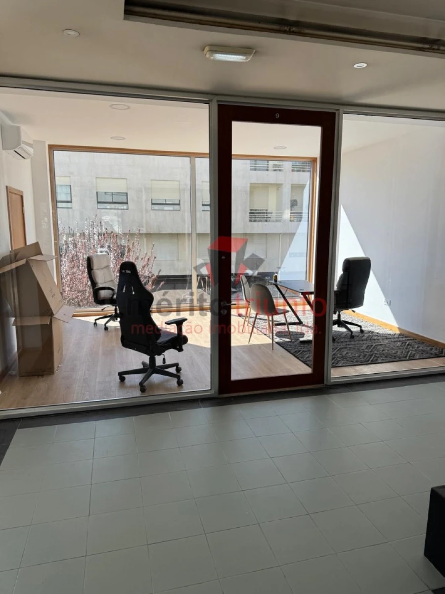 Loja para Arrendamento em Vila das Aves Foto 7