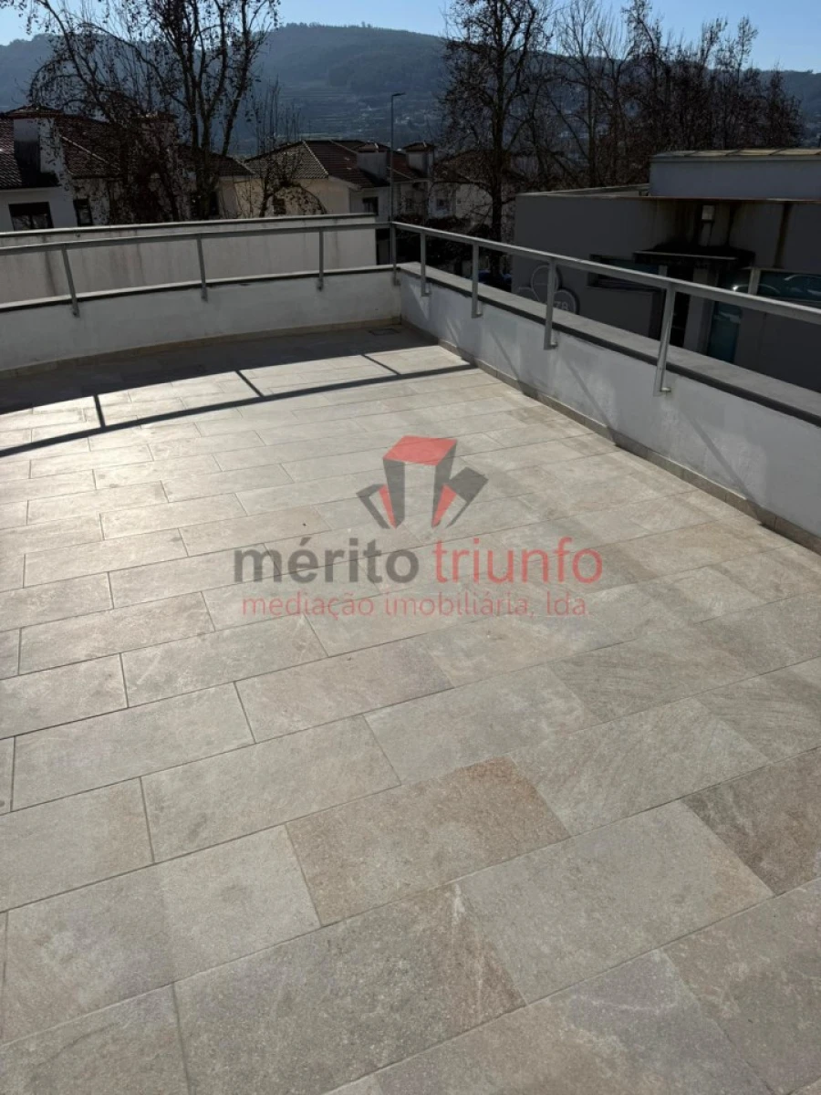 Loja para Arrendamento em Vila das Aves Foto 12