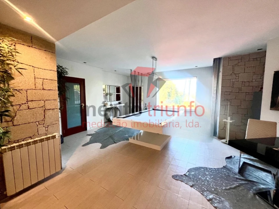 Moradia T4 para Venda em Cruz Foto 13