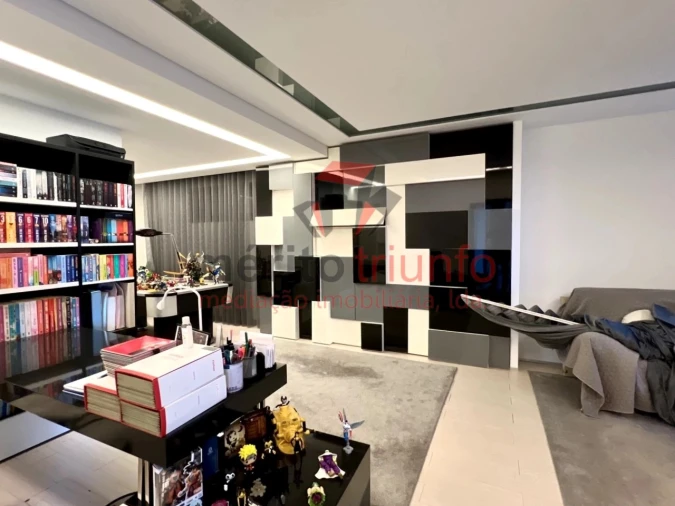 Moradia T4 para Venda em Cruz Foto 11